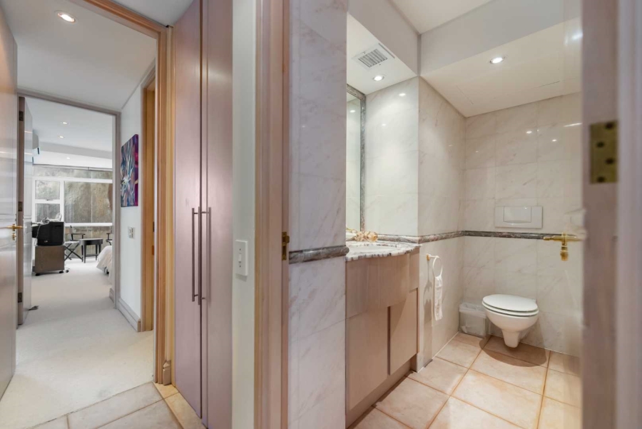 3 Bedroom Property for Sale in Clifton Western Cape